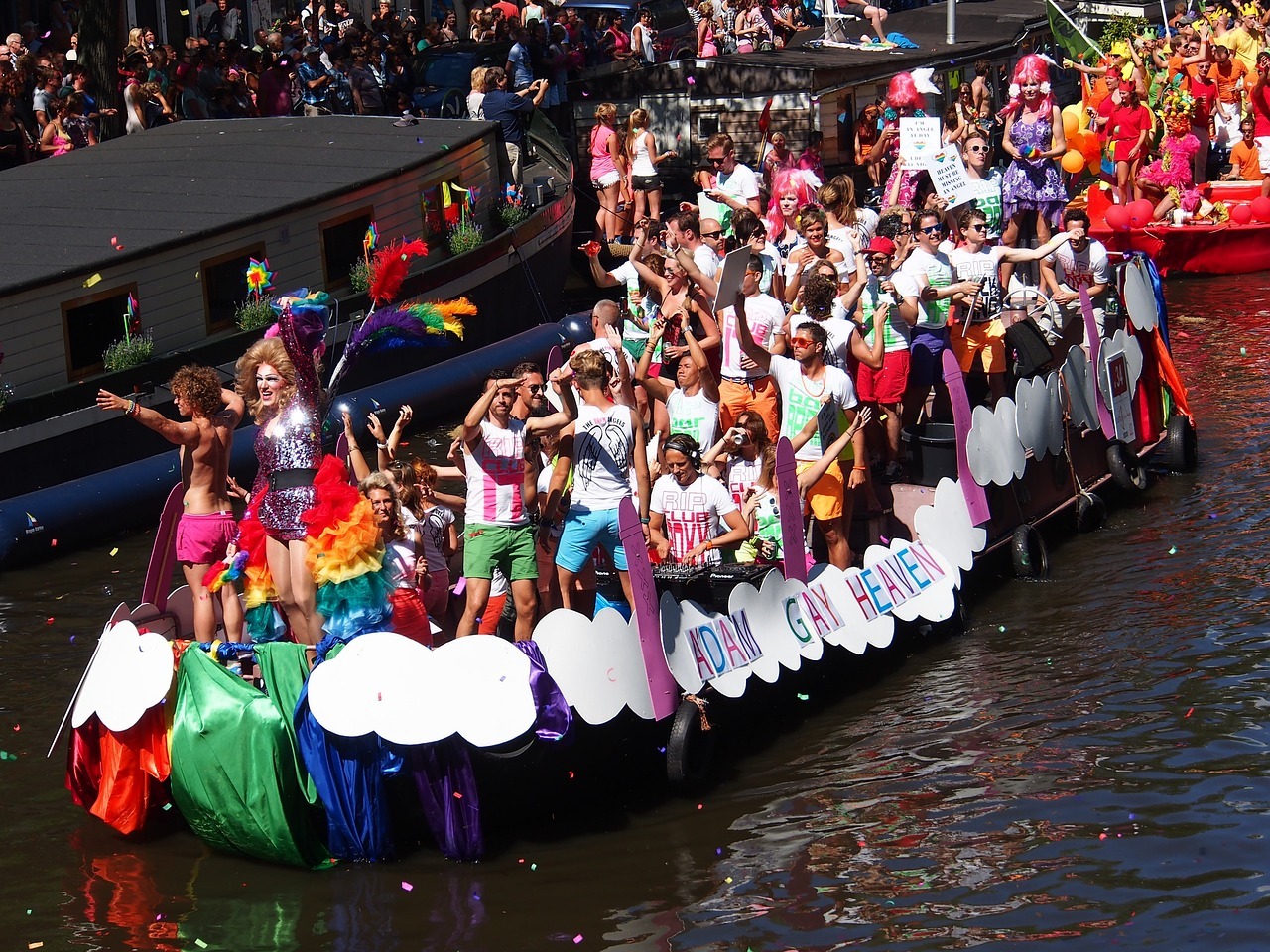 Boot Noord-Holland vaart mee op Canal Parade 2023 - mijn Amstelveen